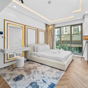 Fully refurbished 2bedroom Steps from Burj Khalifa