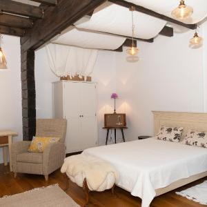 Provance style villa in regional park!
