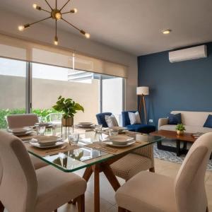 3BR Modern House located in Downtown's Heart