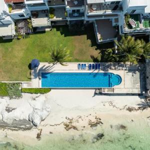 4BR Beachfront Beautiful House w/ Pool