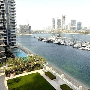 Palm View Marina Vista 1BR Beachfront