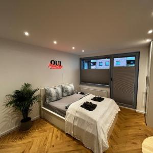 10 central apartment with balcony