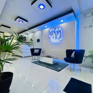 S & M Hotel