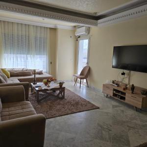 Appartement Moderne 3 Chambres Avenue Hedi Nouira Cité Ennasr Tunis