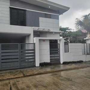US 150 daily for furnished HOUSE and brand new CAR in Exclusive Neighborhood
