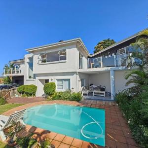 Plett Family Escape with Pool
