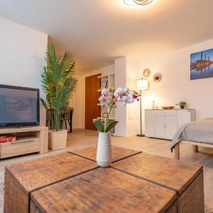 HANNIBAL - Studio-Apartment Iris 10, Parkplatz, Küche, WLAN, Nähe Autobahn