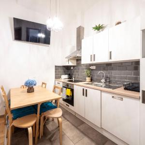 Central Gozsdu Apartment by True Estate