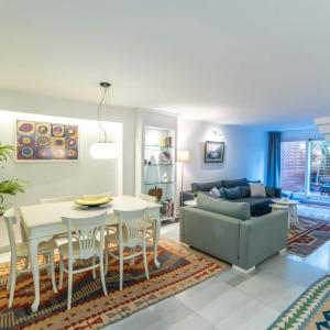 Duplex Modern City Gem With Terrace
