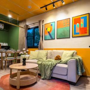 Cozy Canal House 1 min to MRT & Street Foods