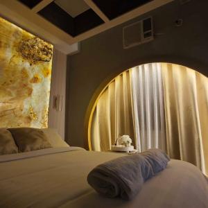 Golden Luxe Staycation Studio