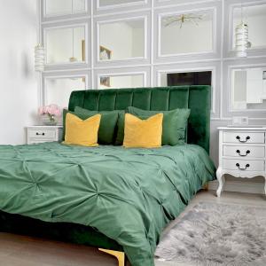 Luxury Emerald Apartments
