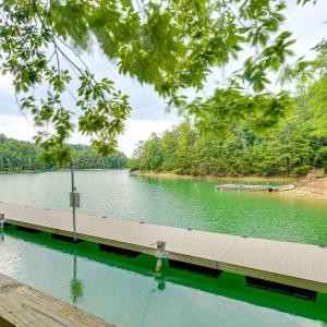 Private Hot Tub Lake Resort Cabin in Sevierville!