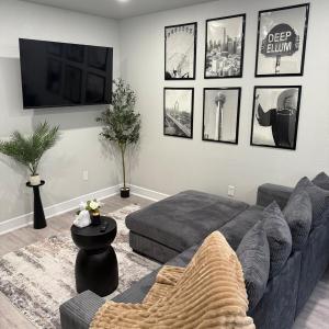 Downtown Dallas Cozy Steps from Attractions!