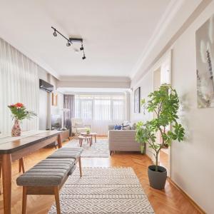 Bagdat Avenue Apartment, Near Kalamis Marina