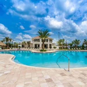 Beautiful Apartment In Lux Storey Lake Community 10 Miles To Disney!