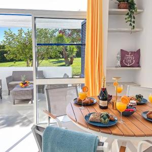 Windmill Hill Cozy Townhouse by BeCherish