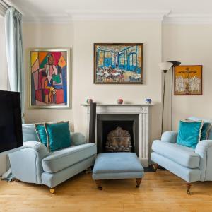 Elegant 2 Bed Flat, 2 mins to Tube