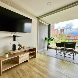 El Poblado, Balcony, Pool, Jacuzzi, Gym, Steamroom