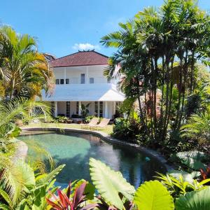 3 BDR 6 pers Villa LinggaDua Jungle Chic Majestic Garden