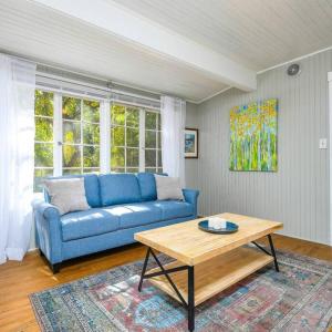 Adorable Cottage Among Trees Close To Everything