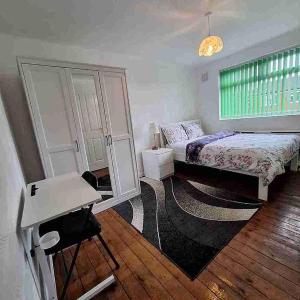 Liverpool Room Near City & Stadiums
