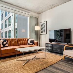 Boulevard Stays Downtown Highrise 1BR Sky Pool Parking Gym 11