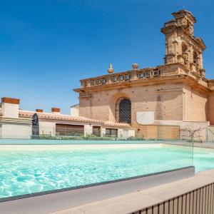 Refugio con encanto, patio y piscina