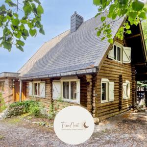 Le Chalet Rustique - 3 chambres by FineNest