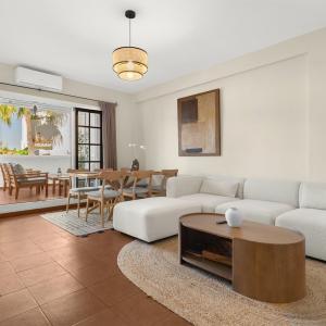 Vila Marina 3BD Apt Sea Views Beach Club Access