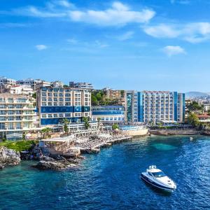 Charisma De Luxe Hotel