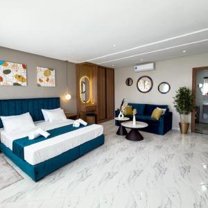 Chic Ocean-View Studio with Grand Terrace - Buena Vista Residences