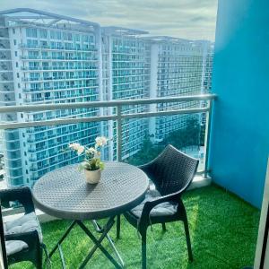 AZURE URBAN RESIDENCES- Beach View