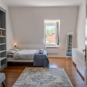 Central Castle View Apartment