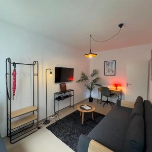 Modern 50sqm Apartment Sleeps 4 Free Parking