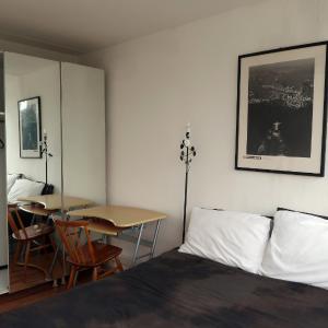 Elephant & Castle - Zone 2 - PRIVATE ROOMS - SHARED BATHROOM