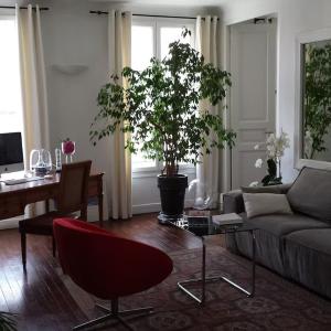 Clarté et charme, chambre spacieuse
