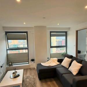 Birmingham City Centre-2 Mins to Station, City Views