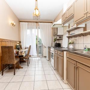 Tatra View Apartment by BookingHost