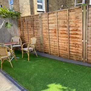 Vauxhall C-London cosy garden flat