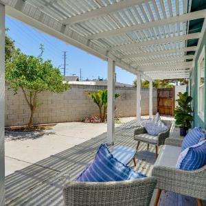 7 Mi Huntington Beach: Family Home w/ Patio!