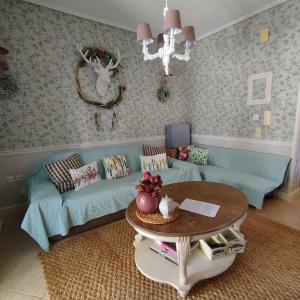 22 La Maisonette