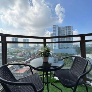 The Radiance Manila Bay Staycation by SonPai