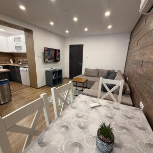 Alex Family Apartment