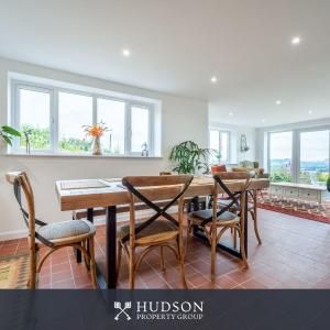 Modern Snitton Cottage & Gardens