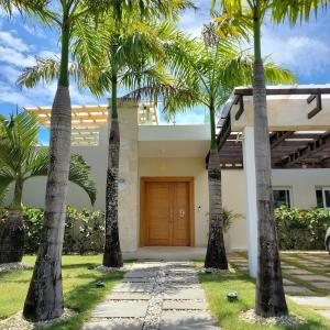 Villa Serenity In The Sun