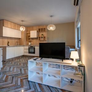 Bright 1BDR Apartment with a Balcony