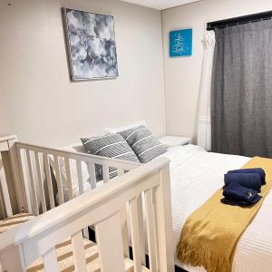 Authur's 2 bedrooms apartment, balcony, wifi, parking, cot, sunny, washing machine drier
