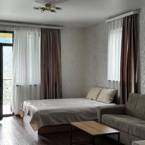 Crest hotel