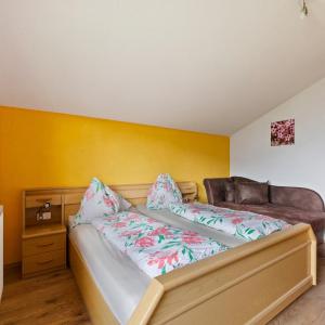 Sunlit Apartment near Ski Area in Hollersbach im Pinzgau